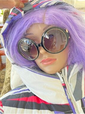 Women’s Round Oversized Sunglasses in Black